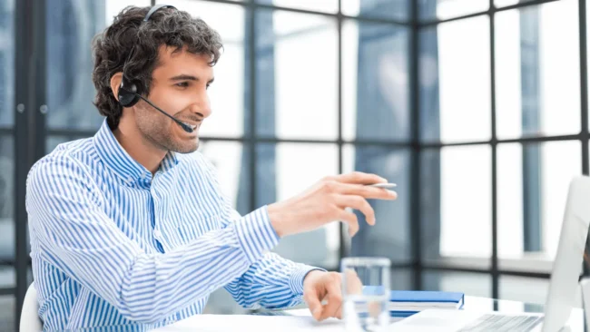 Key-metrics-contact-center-manager Thumbnail image for blog on Key Metrics Every Contact Center Manager Should Track for Success