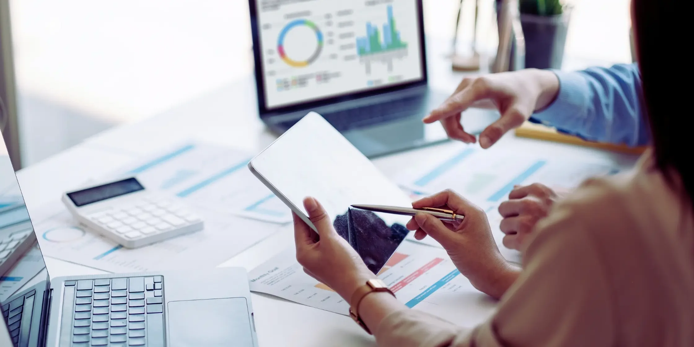 data-analytics-&-reporting-turning-raw-data-into-insights Data analytics and reporting: Turning-raw data into insights